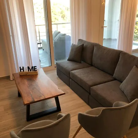 D & A Land Luxury House